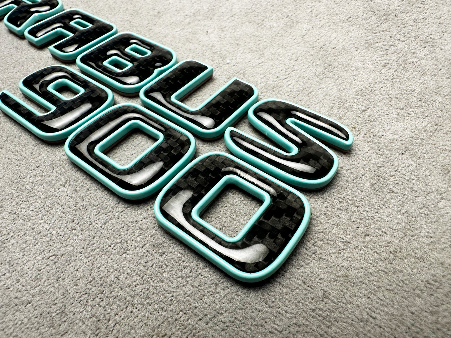 Brabus 900 Tiffany Blue Trunk Emblem Badge – Mercedes Upgrade – Premium metal and carbon fiber badge for Mercedes trunk, featuring a bold Tiffany blue finish