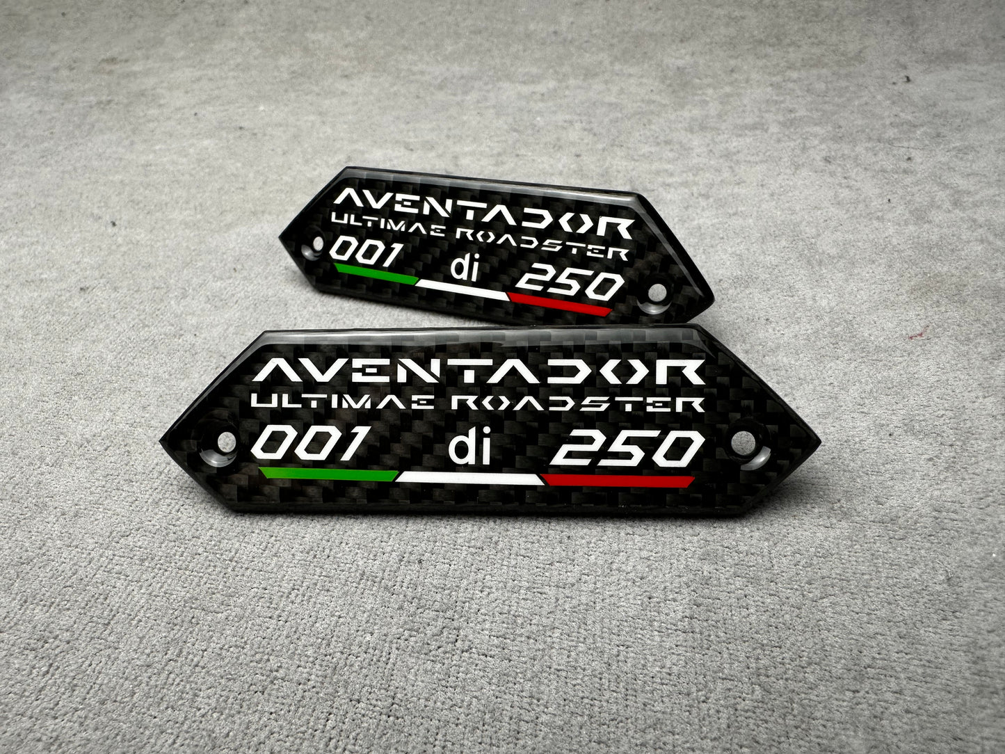 Lamborghini Aventador Ultimate Roadster (2011-2022) 1 di 250 Carbon Interior Emblem Badges for Door Panel