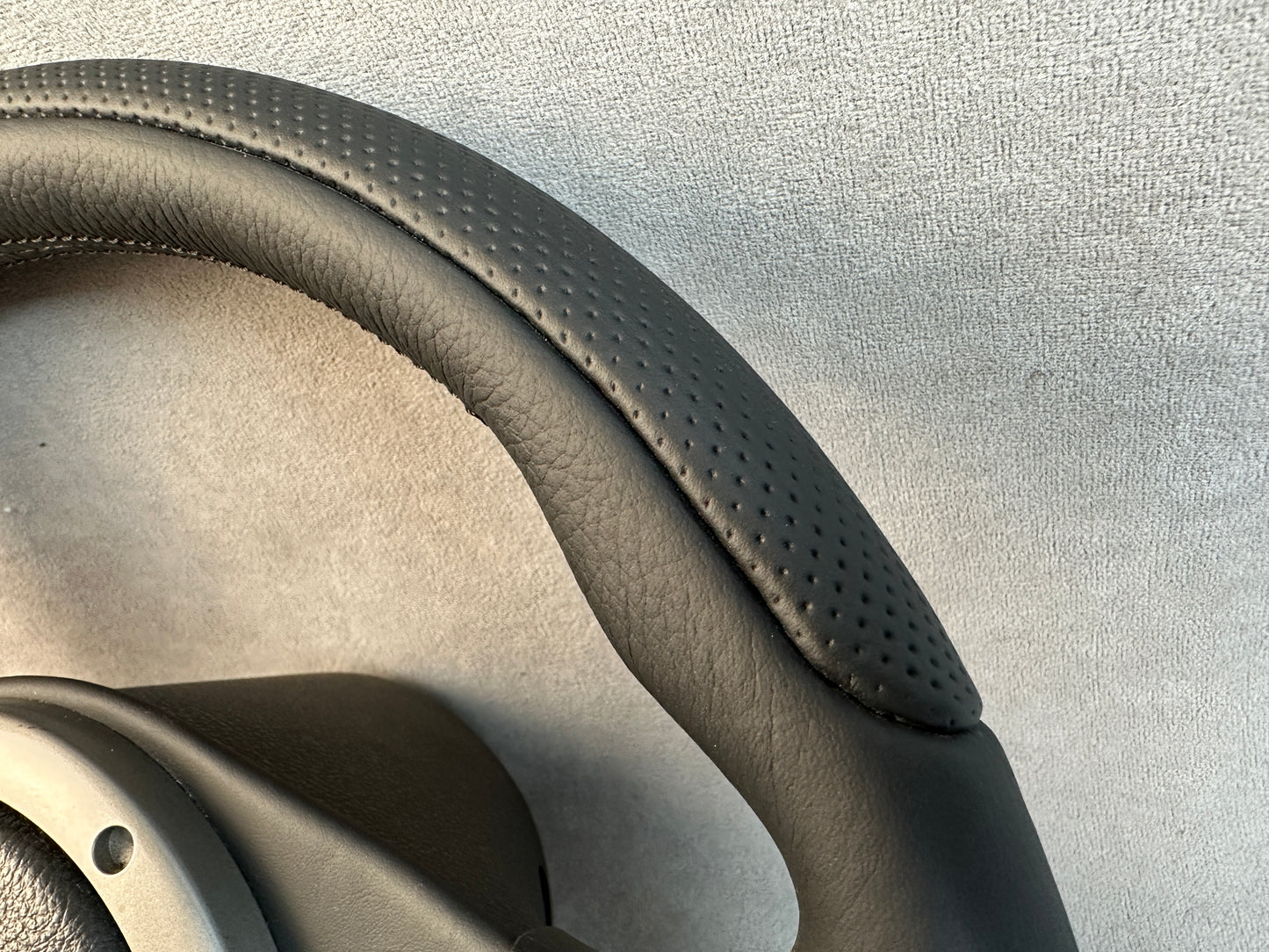 Full shot of OEM MOMO leather wheel for Mitsubishi Lancer Evolution 7 8 9