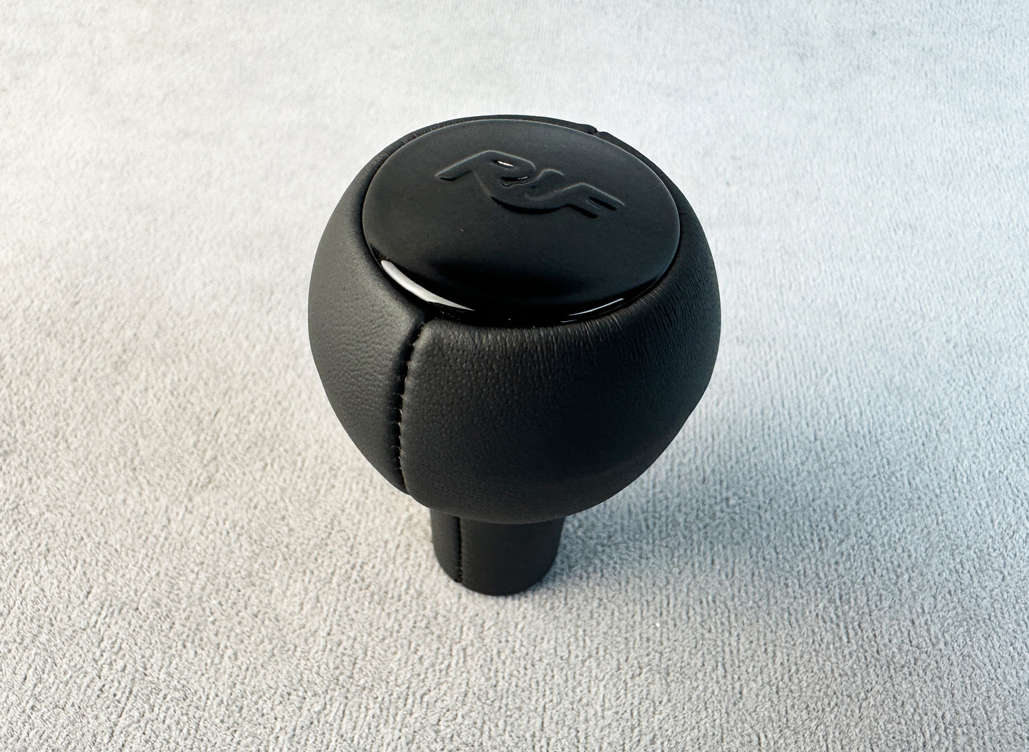 Porsche RUF interior upgrade – gear knob close-up