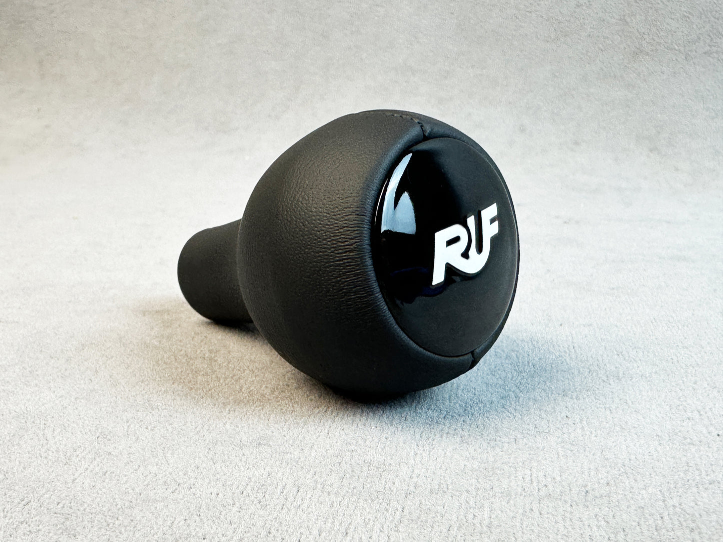 Installed RUF knob in Porsche 930 G50 transmission