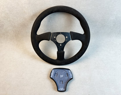 Detail of hand grips on Atiwe KBA70111 Porsche 911 wheel