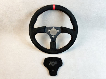 Ergonomic design with high grip Alcantara