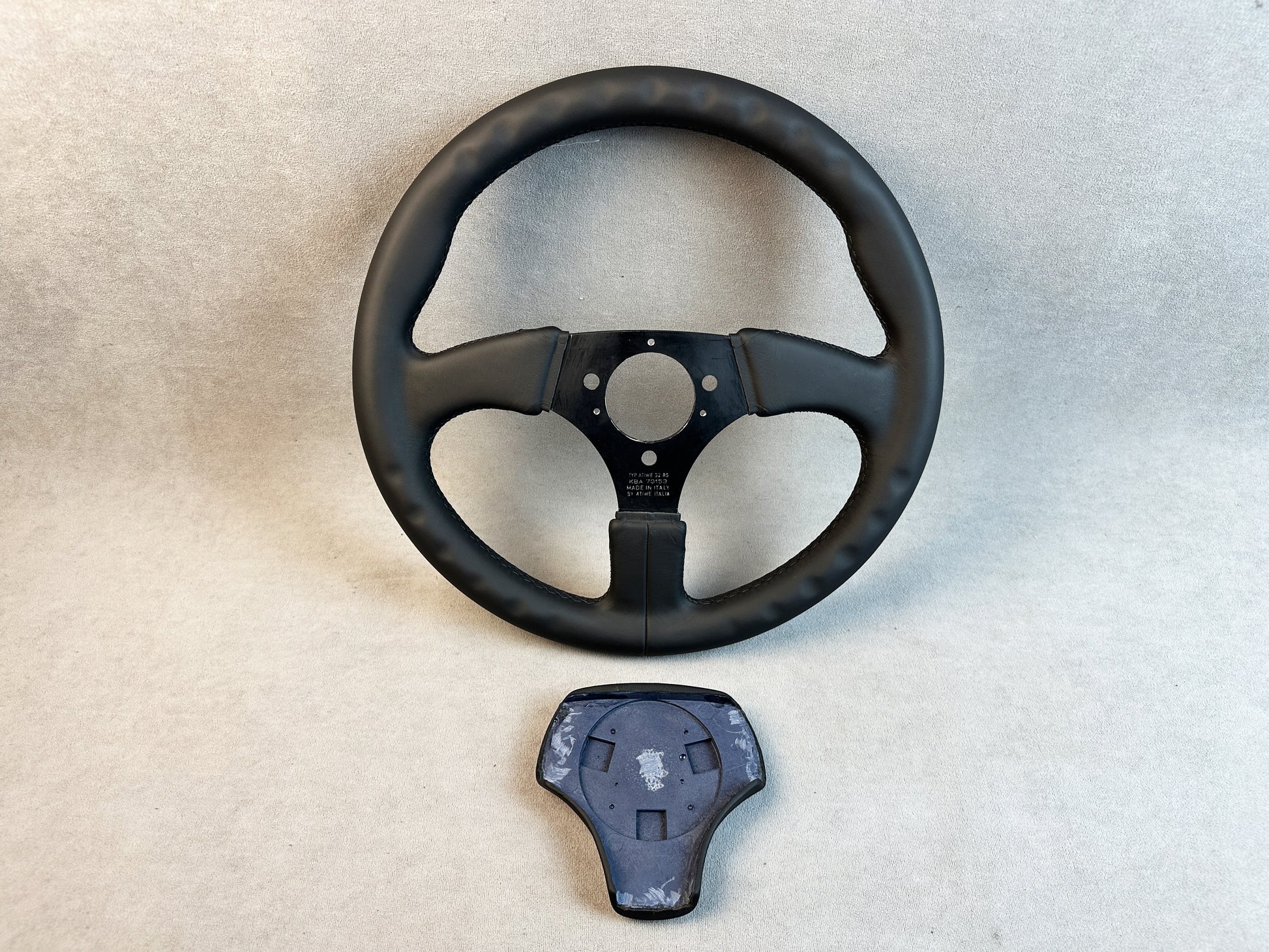 Porsche interior accessory – Atiwe 32 black leather wheel