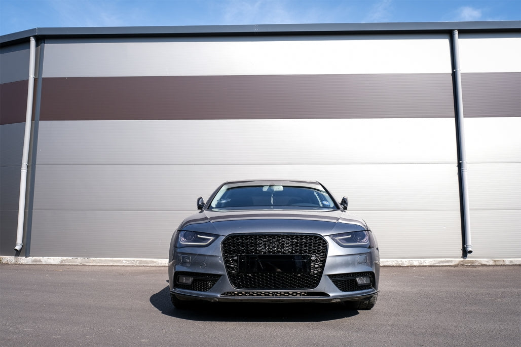 Badgeless Front Grille RS Design Honeycomb Piano Black with PDC Covers for Audi A4 B8 Facelift (2012–2015)