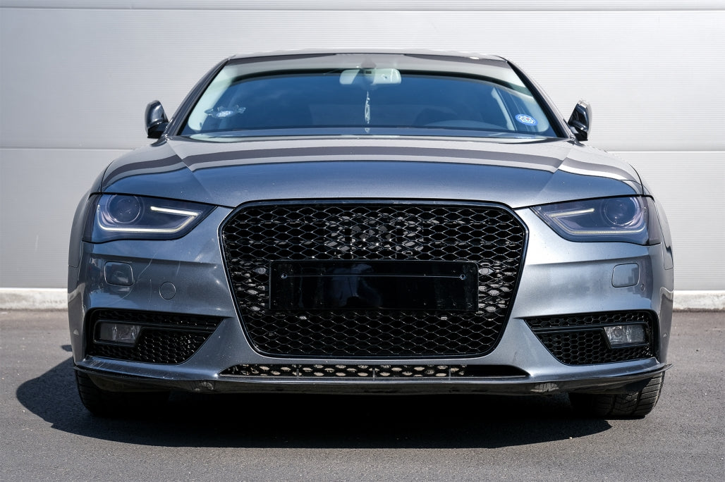 Badgeless Front Grille RS Design Honeycomb Piano Black with PDC Covers for Audi A4 B8 Facelift (2012–2015)