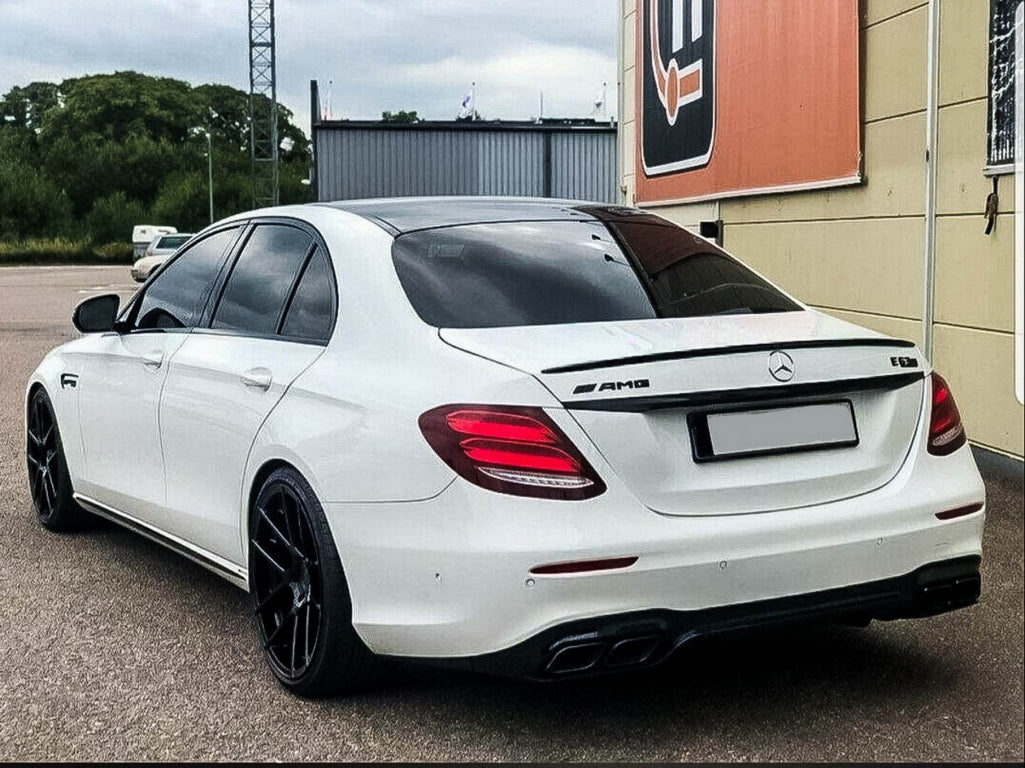 Body Kit E63 Design with Black Exhaust Tips for Mercedes E-Class W213 (2016–2019)