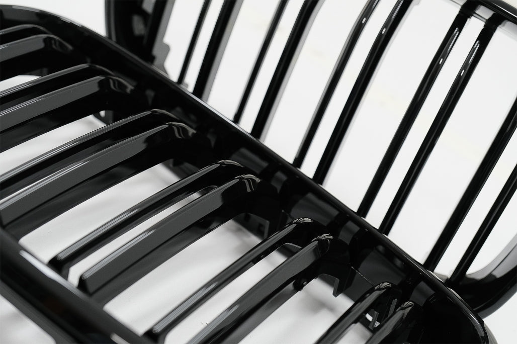 Central Kidney Grilles Double Stripe M Design Piano Black for BMW 2 Series F22 F23 F87 (2014–Up)