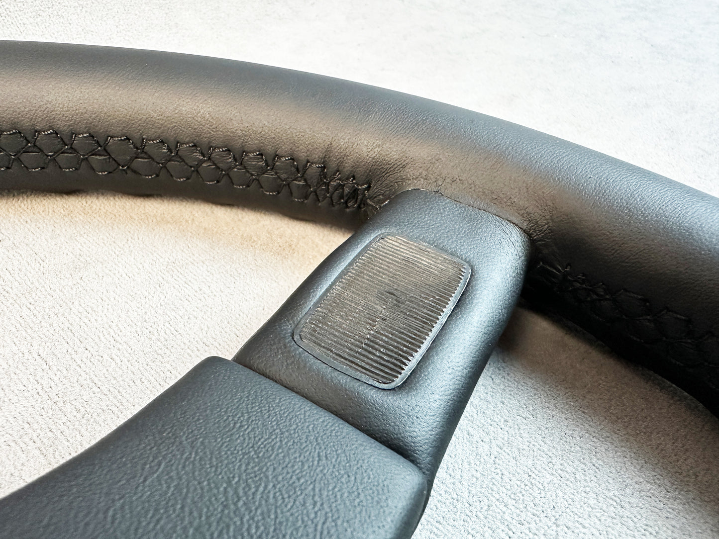 Full view of Italvolanti leather wheel for Porsche 930 G-Series