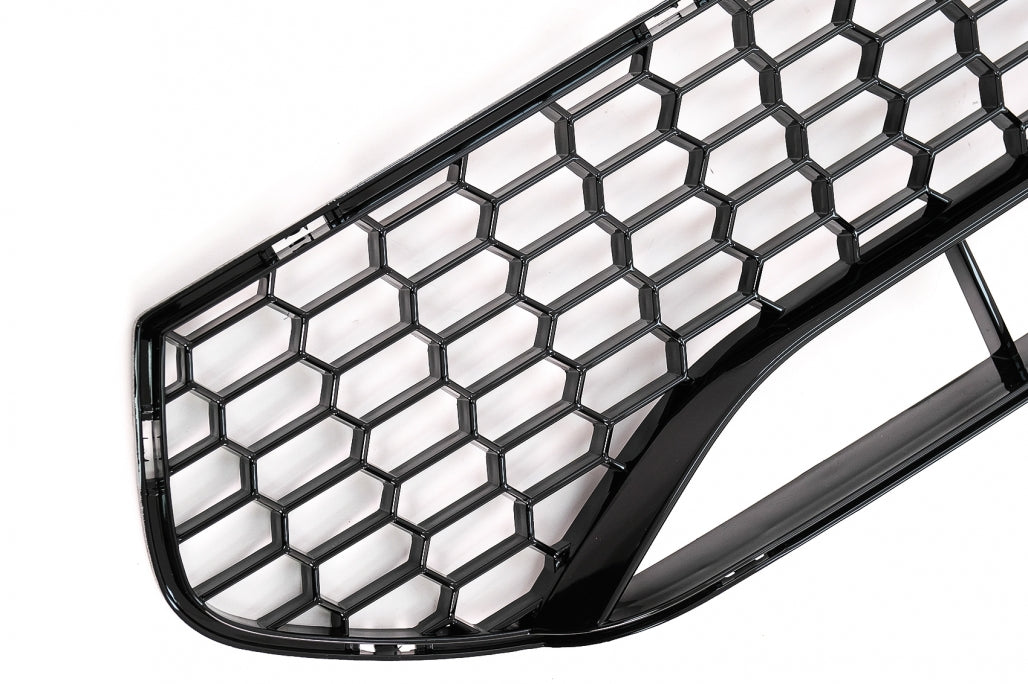 Middle Lower Grille Piano Black for BMW 5 Series G30 G31 M5 Bumper (2017–2019)