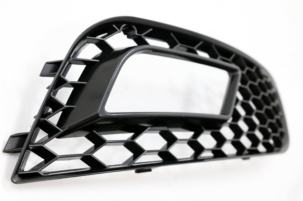 RS4 Design Fog Lamp Covers Piano Black for Audi A4 B8 Facelift (2012–2015)