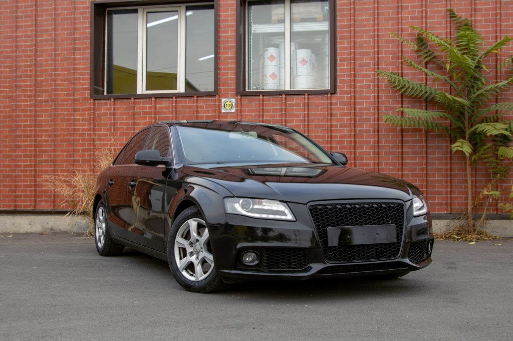 RS Design Badgeless Front Grille Piano Black for Audi A4 B8 Sedan / Avant (2007–2012)