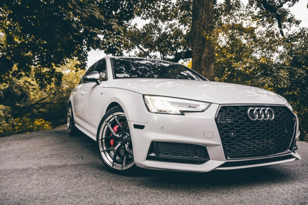 RS Design Badgeless Front Grille Piano Black for Audi A4 B9 8W Sedan / Avant (2016–2018)
