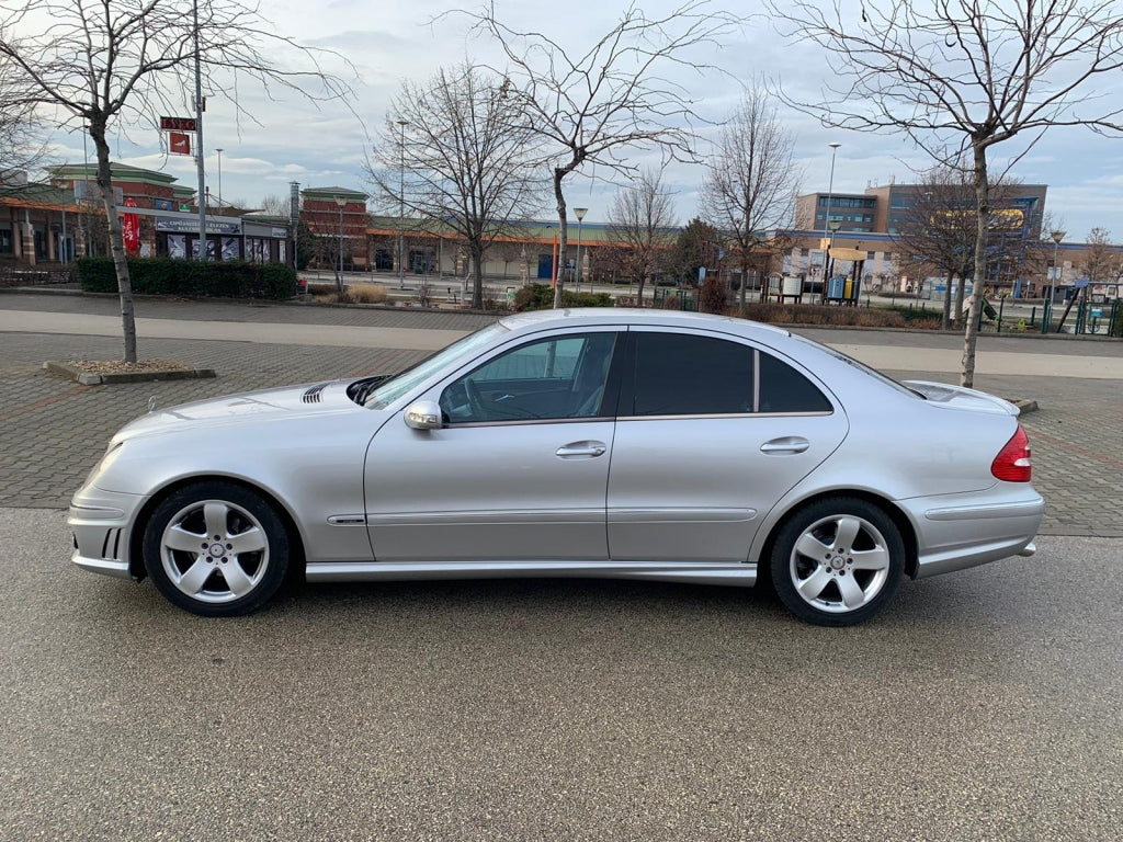 Side Skirts Sport Design for Mercedes E-Class W211 (2003–2009)